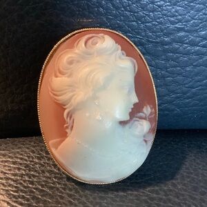 Vintage Cameo Brooch